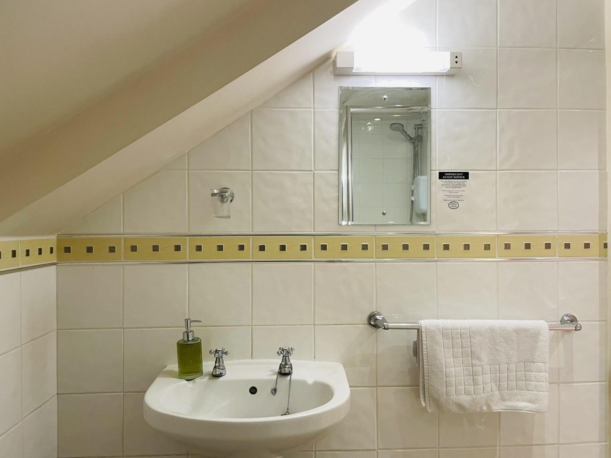 The Greyhound Gasthof 3*